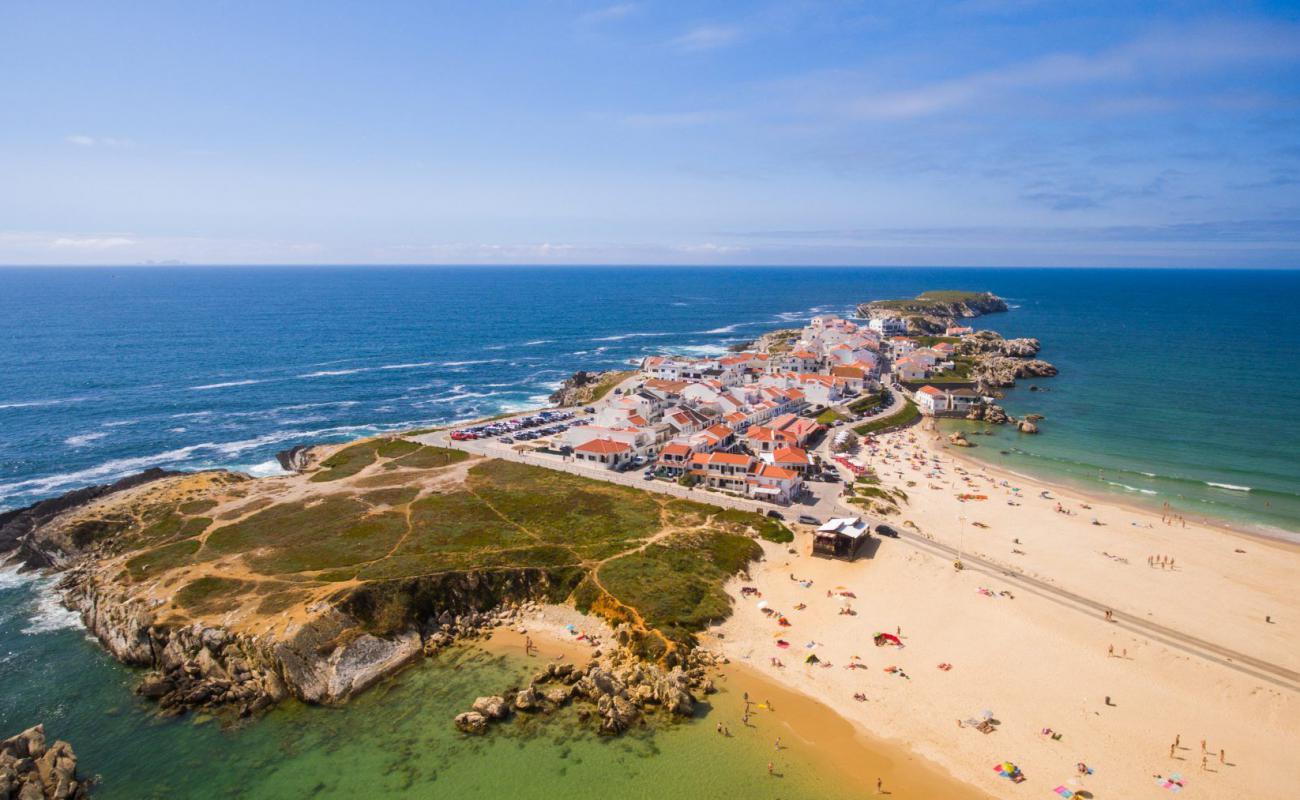Photo de Praia Baleal - Sul avec sable beige de surface