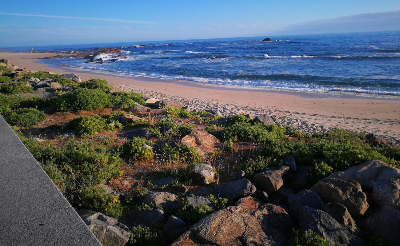 Photo de Caxinas beach avec sable lumineux de surface