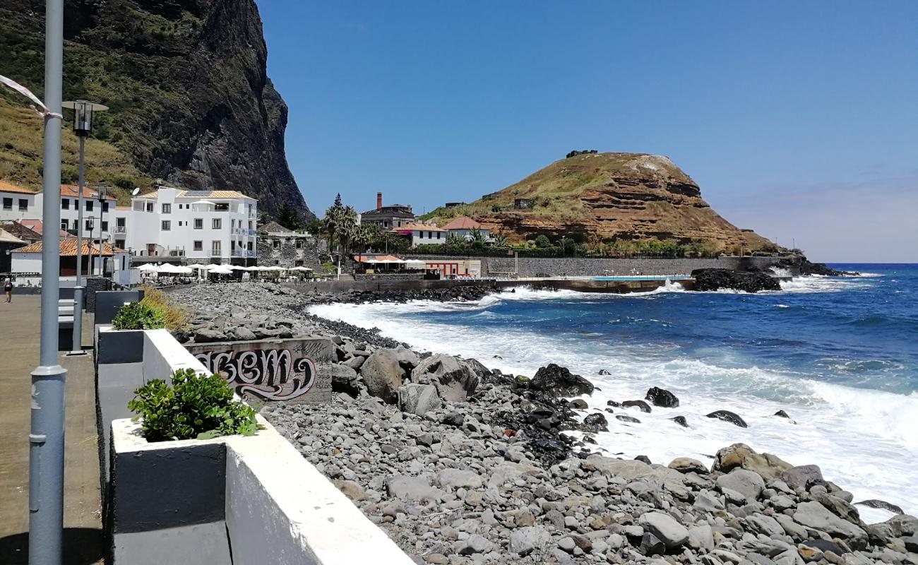 Photo de Piscina do Porto da Cruz avec roches de surface