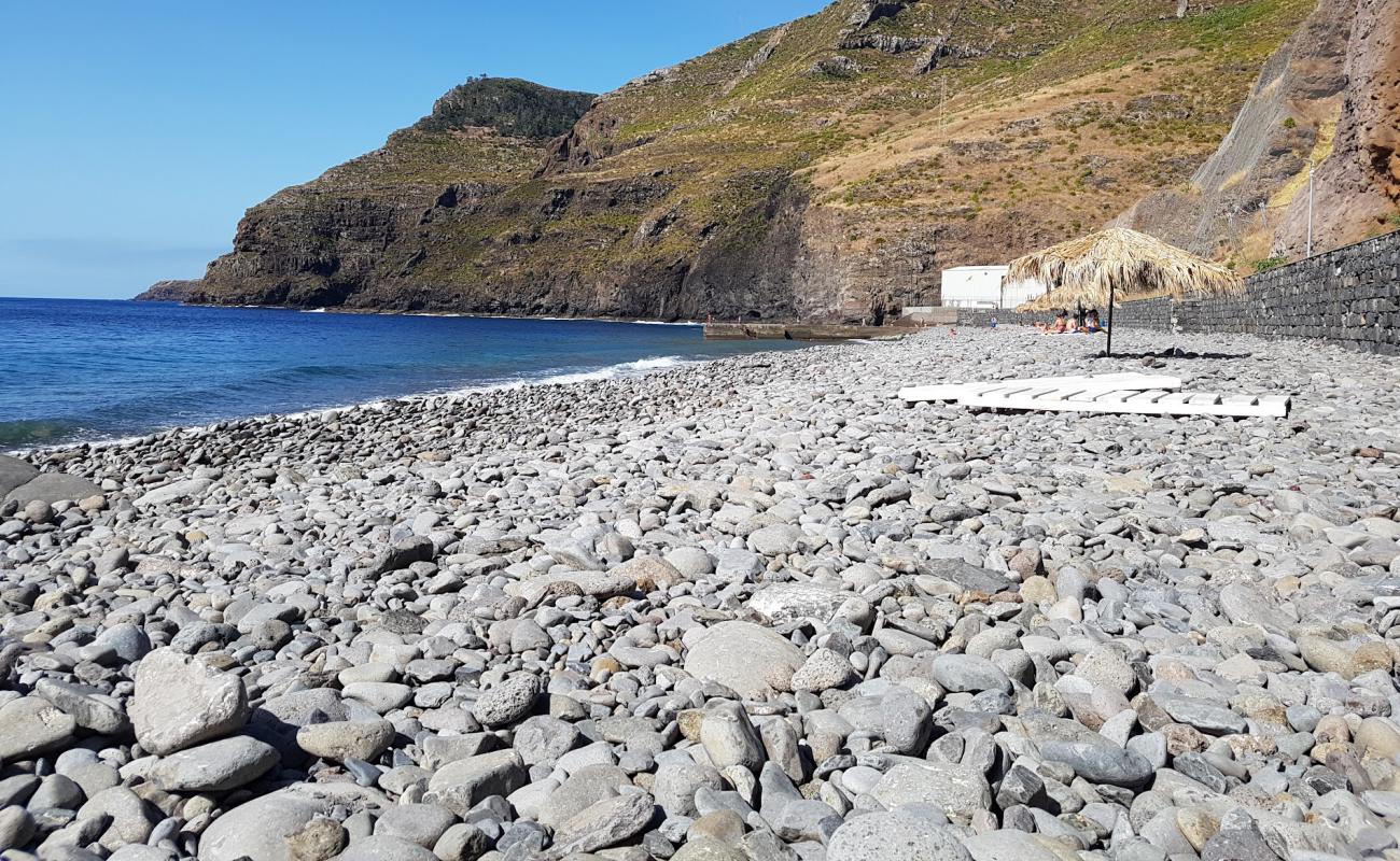 Photo de Praia da Ribeira de Natal avec roches de surface