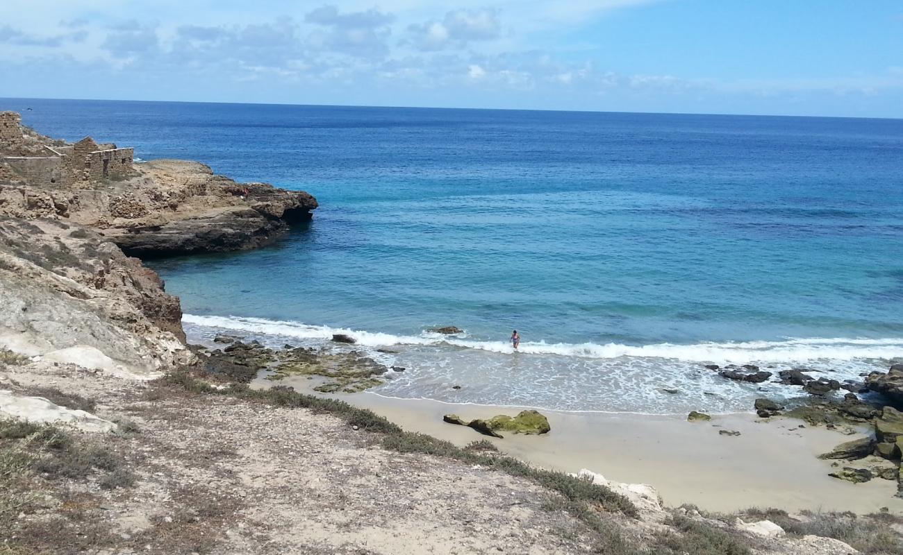Photo de Porto De Frades Beach avec sable gris de surface