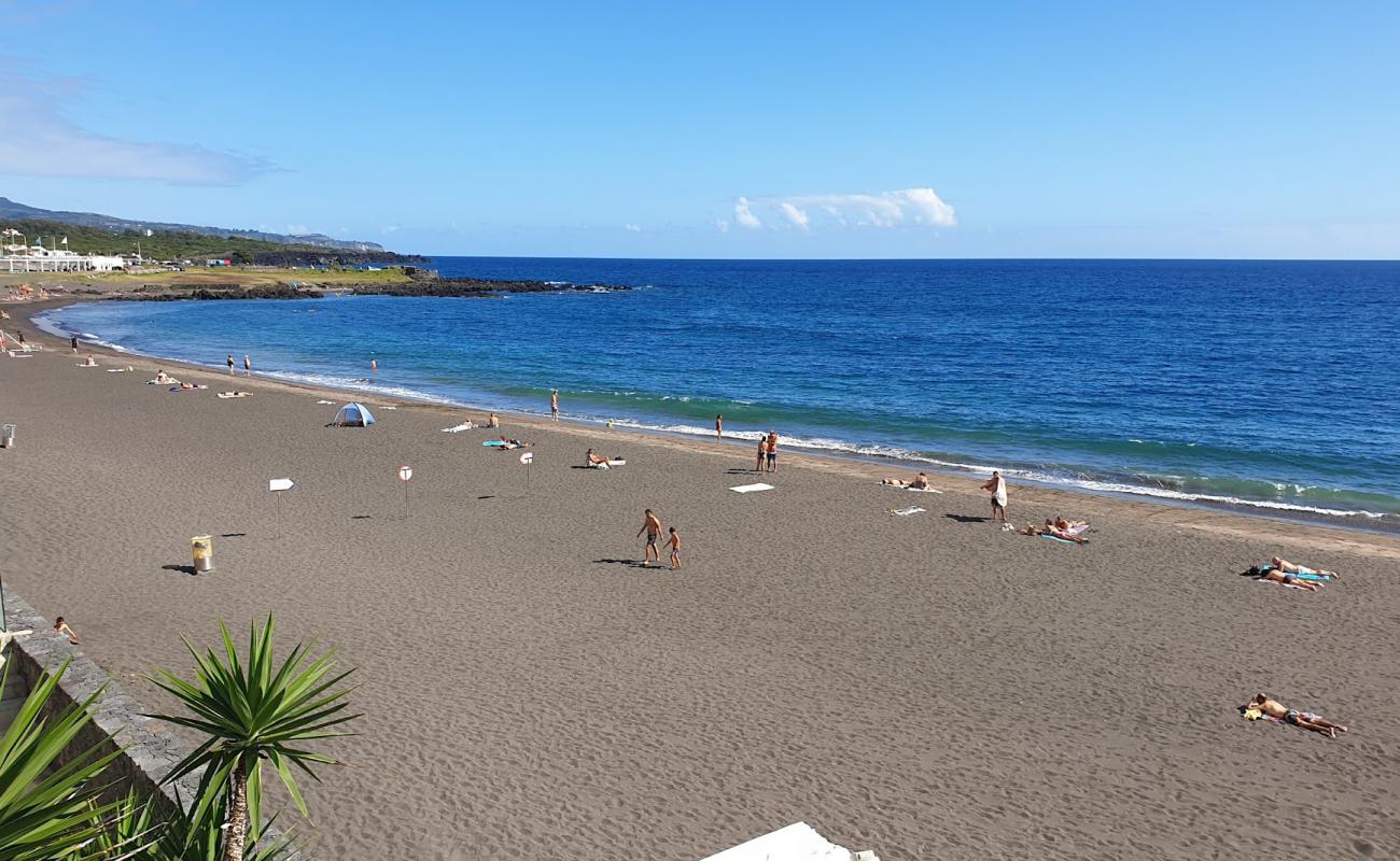Photo de Praia das Milicias avec sable brun de surface