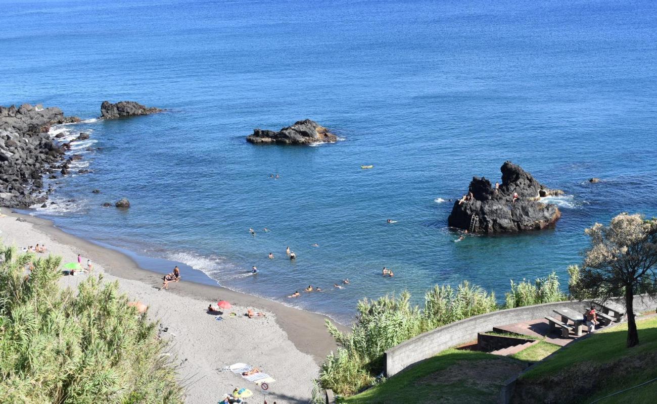 Photo de Praia Ribeira das Tainhas avec sable gris de surface
