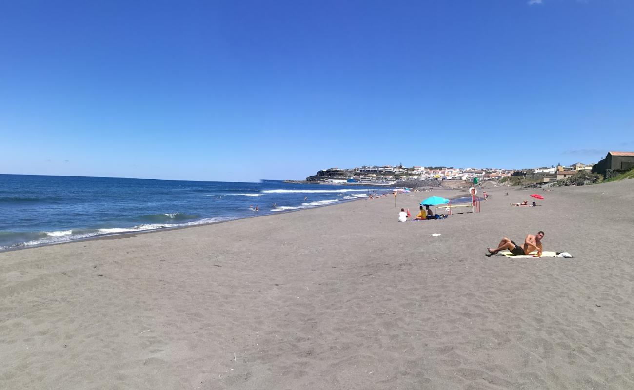 Photo de Praia do Monte Verde avec sable gris de surface