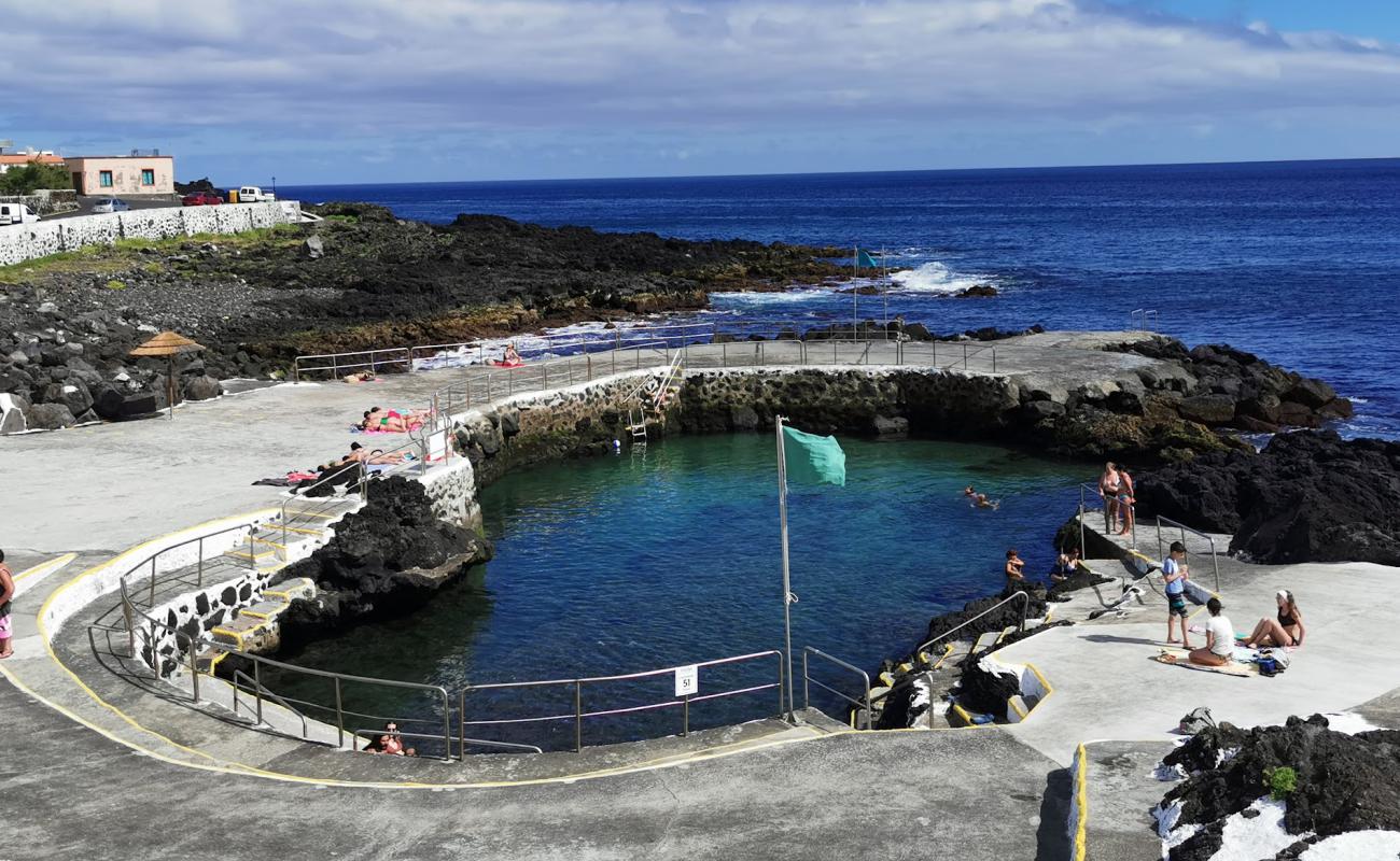 Photo de Piscina Natural do Refugo avec surface béton pavée de surface
