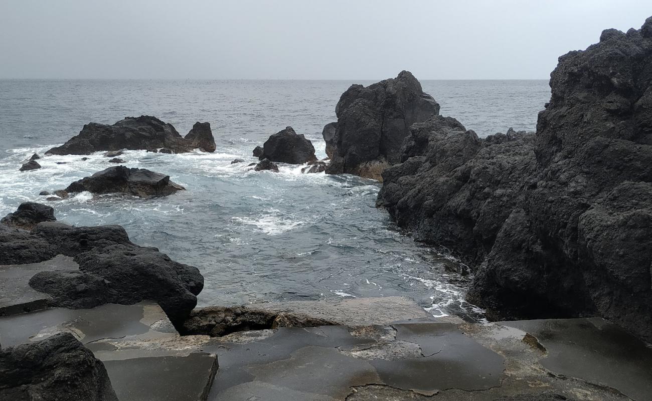 Photo de Zona Balnear das Arinhas avec surface béton pavée de surface