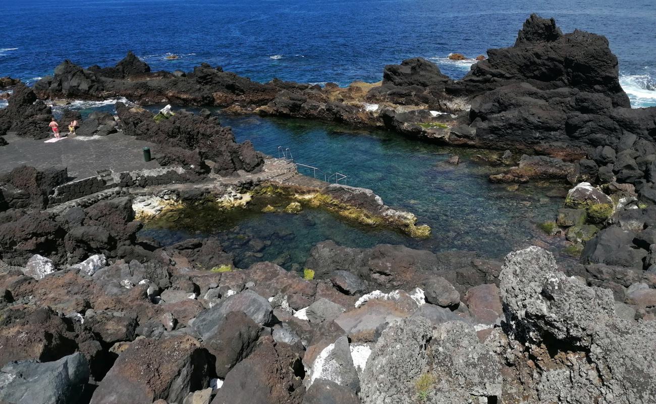 Photo de Piscina Naturais Sao Roque avec béton de surface