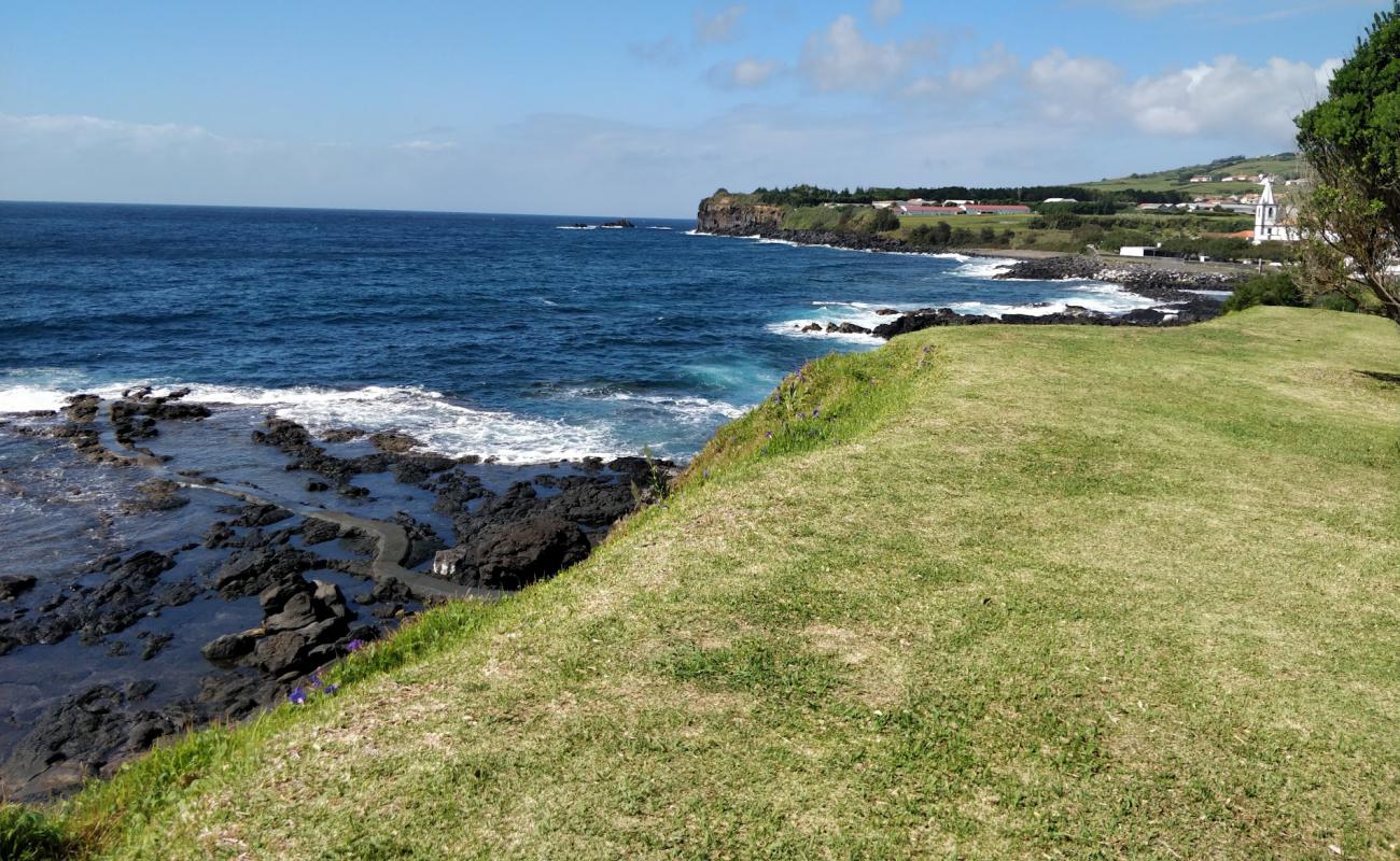 Photo de Poca da Rainha avec terrain rocheux de surface