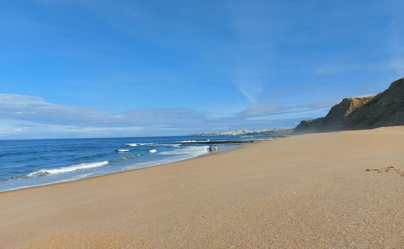 Photo de Praia da Vigia avec caillou fin clair de surface