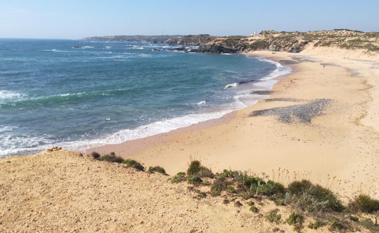 Photo de Praia do Carreiro da Fazenda avec sable gris de surface