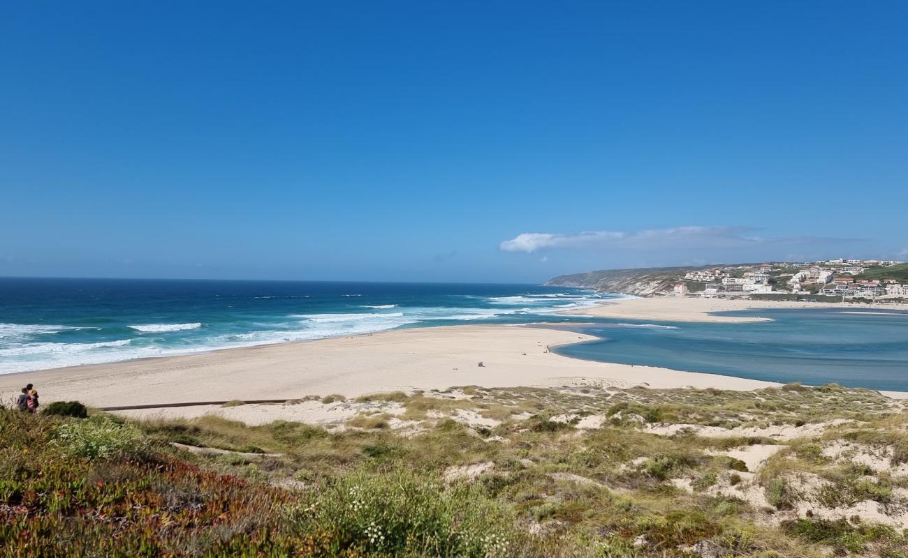 Photo de Praia do Bom Sucesso avec sable beige de surface