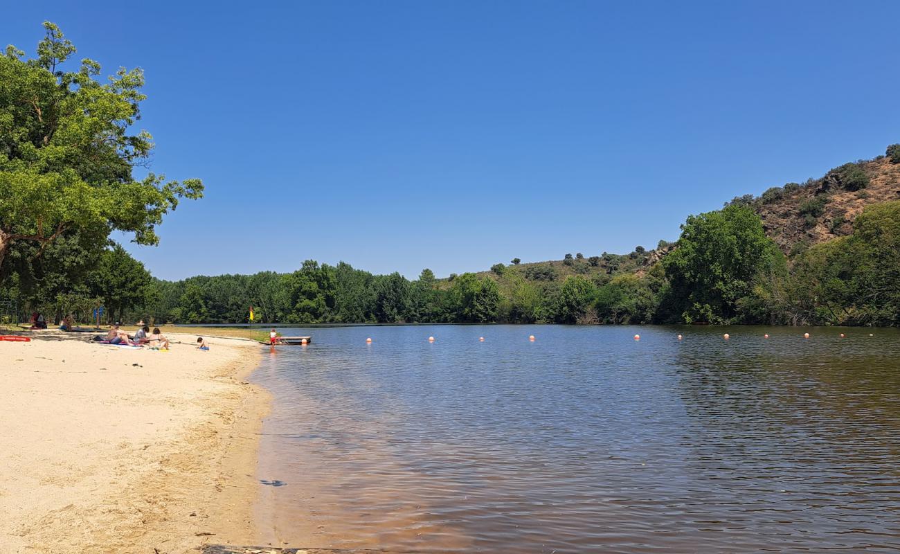 Photo de Praia Fluvial de Mirandela avec sable beige de surface