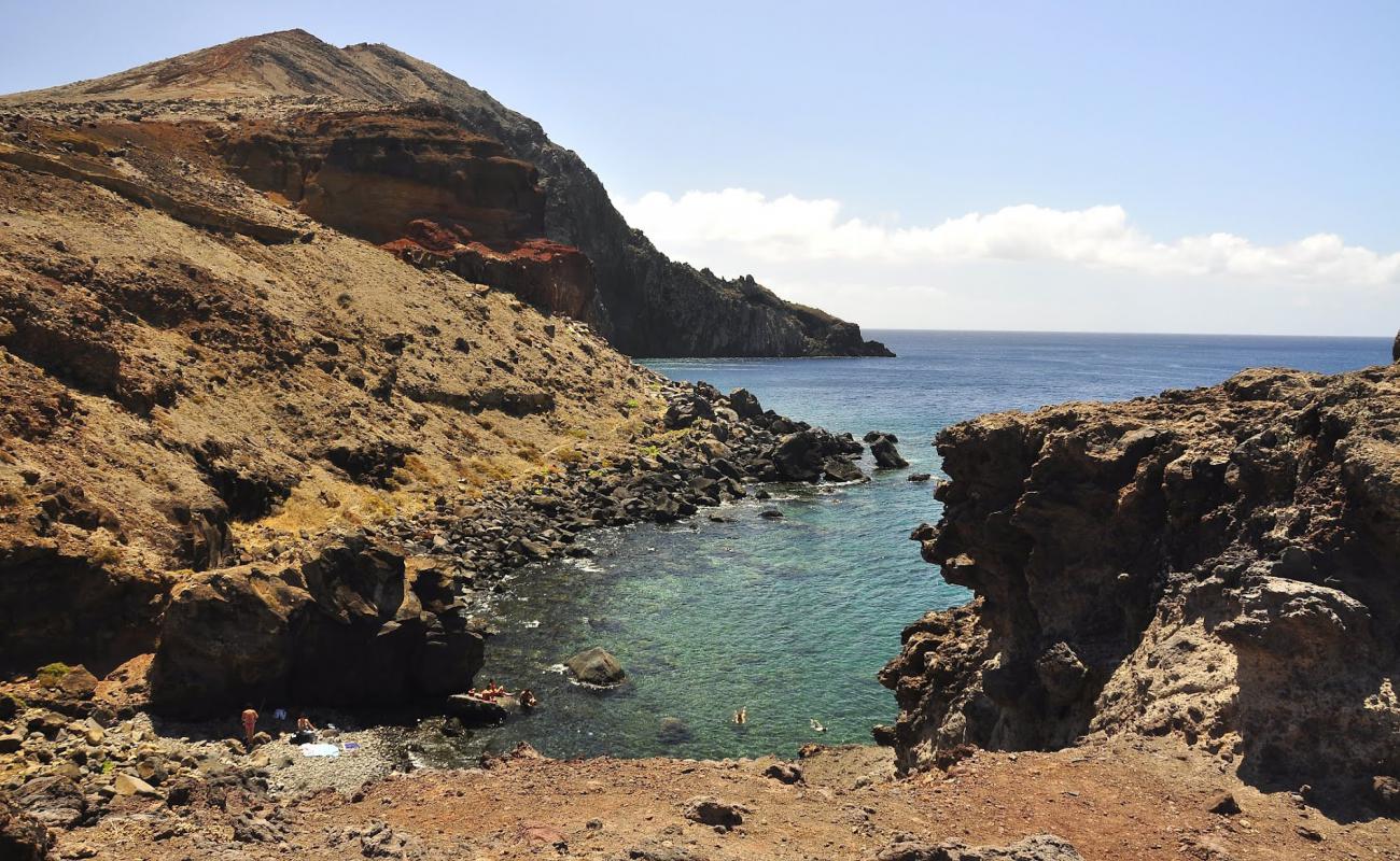 Photo de Praia do Sardinha avec roches de surface