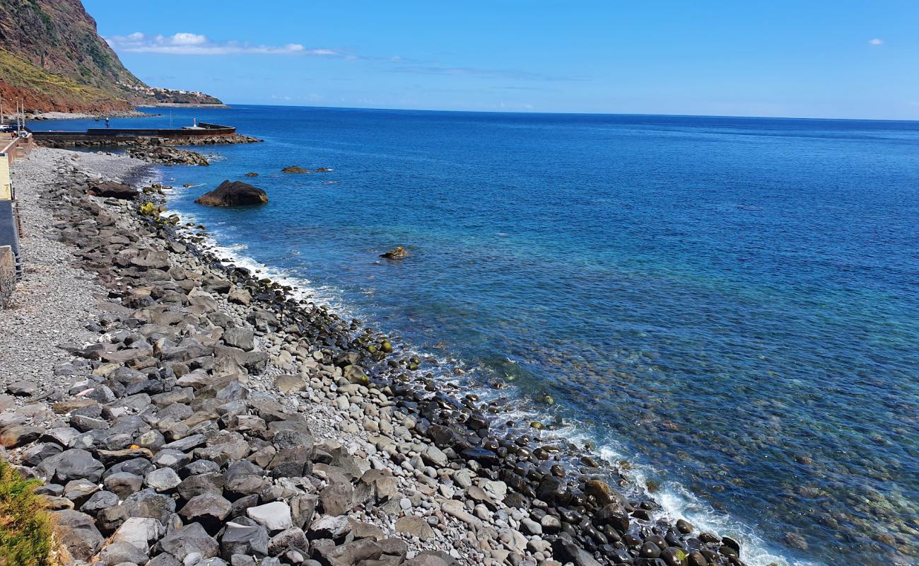 Photo de Praia do Cais avec caillou gris de surface