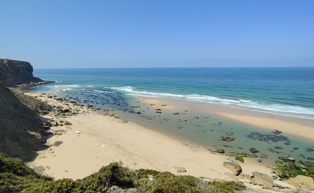 Photo de Praia do Giribeto avec sable lumineux de surface