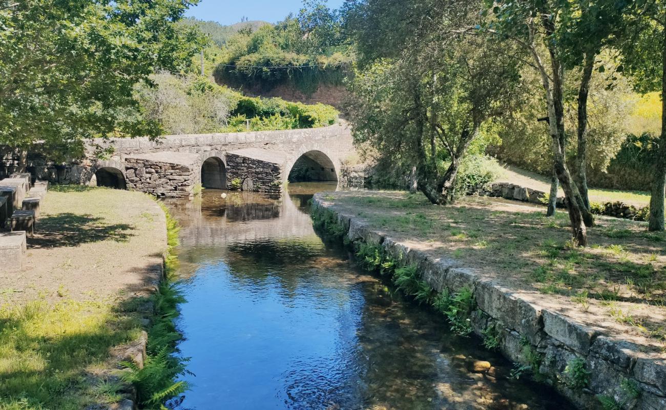 Photo de Praia Fluvial da Balsa avec herbe de surface
