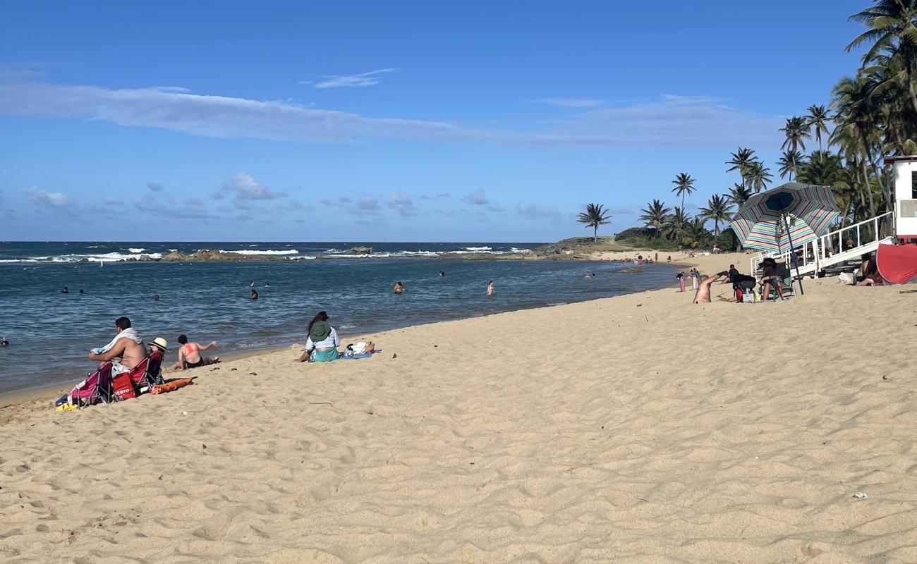 Photo de Escambron Beach avec sable fin et lumineux de surface