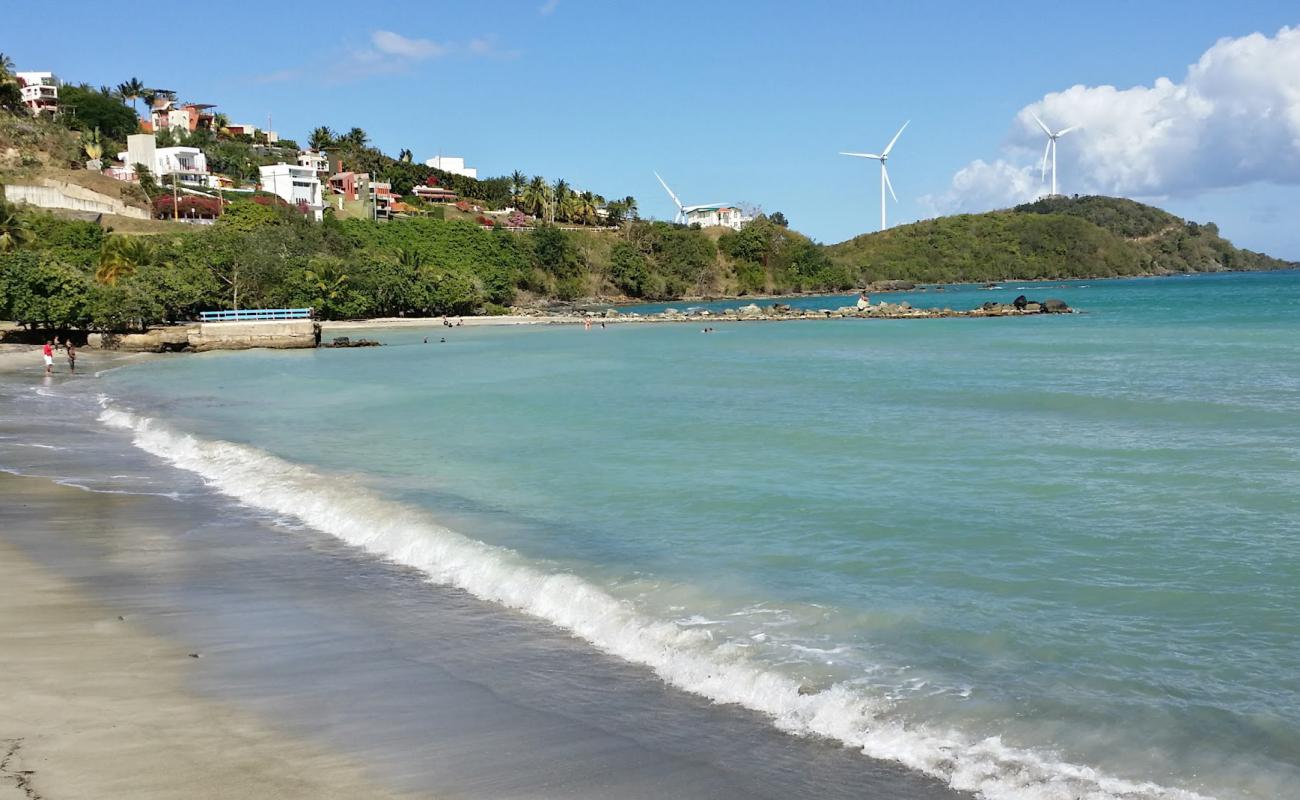 Photo de Playa de Naguabo avec sable gris de surface