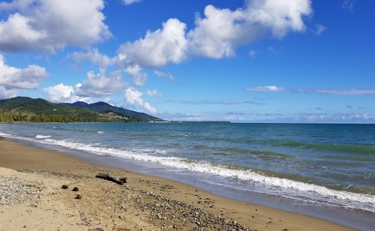 Photo de Playa Mar Del Sur avec sable gris & galets de surface