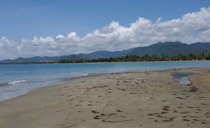 Photo de Playa cangrejos avec sable gris de surface