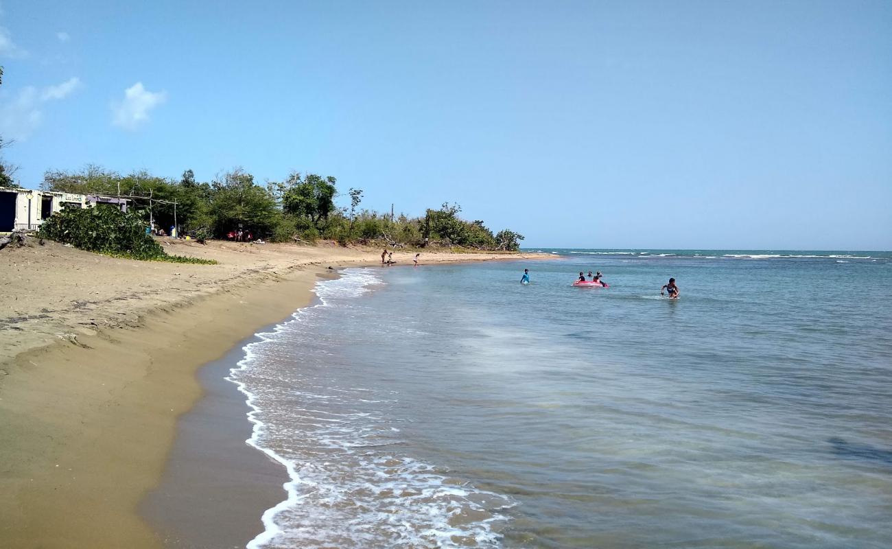 Photo de Playa Los Limones avec sable lumineux de surface