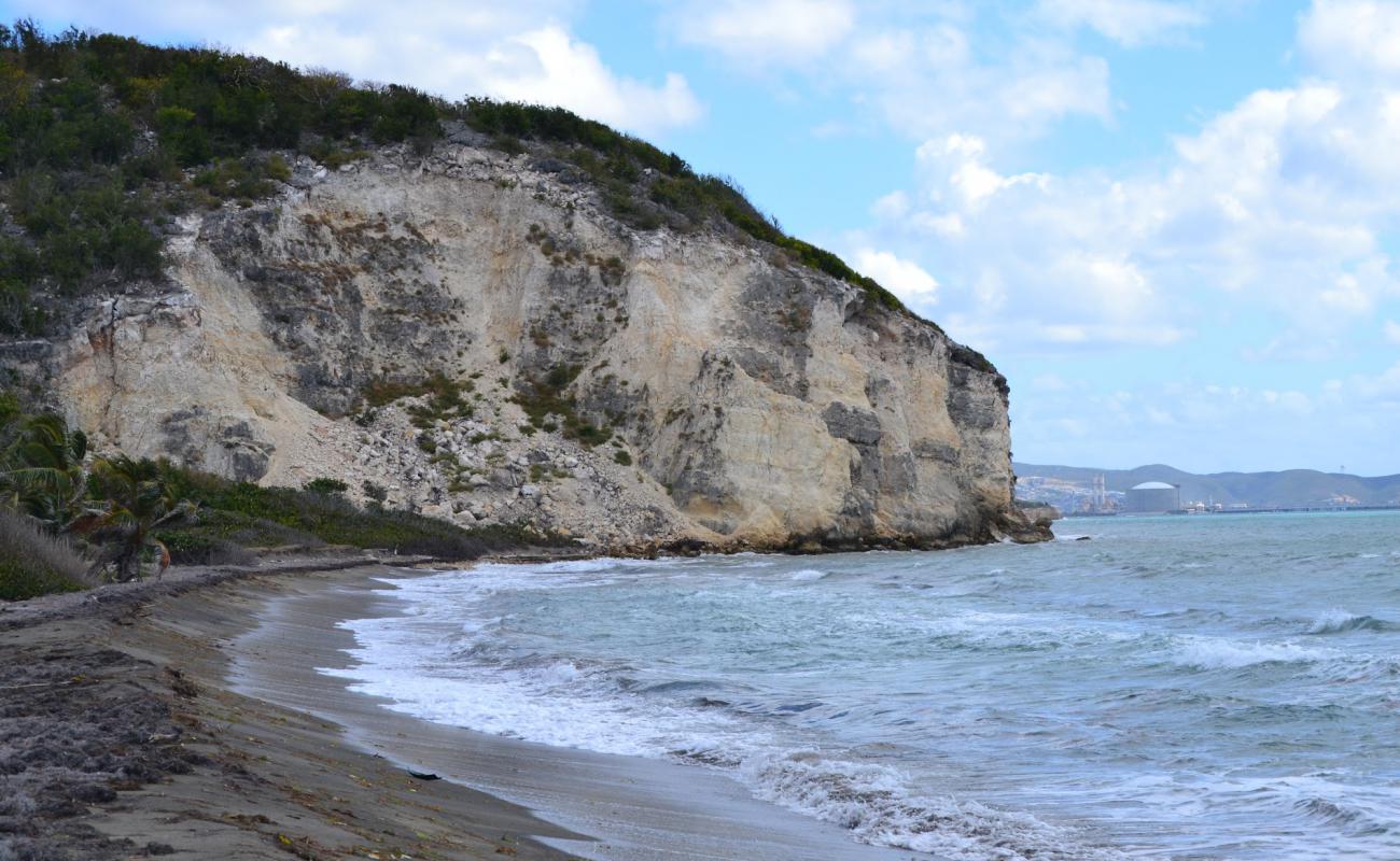 Photo de Playa Punta Ventana avec sable gris avec caillou de surface