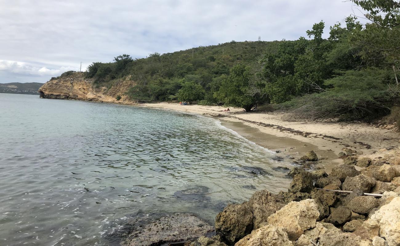 Photo de Playa Jaboncillo avec sable fin et lumineux de surface