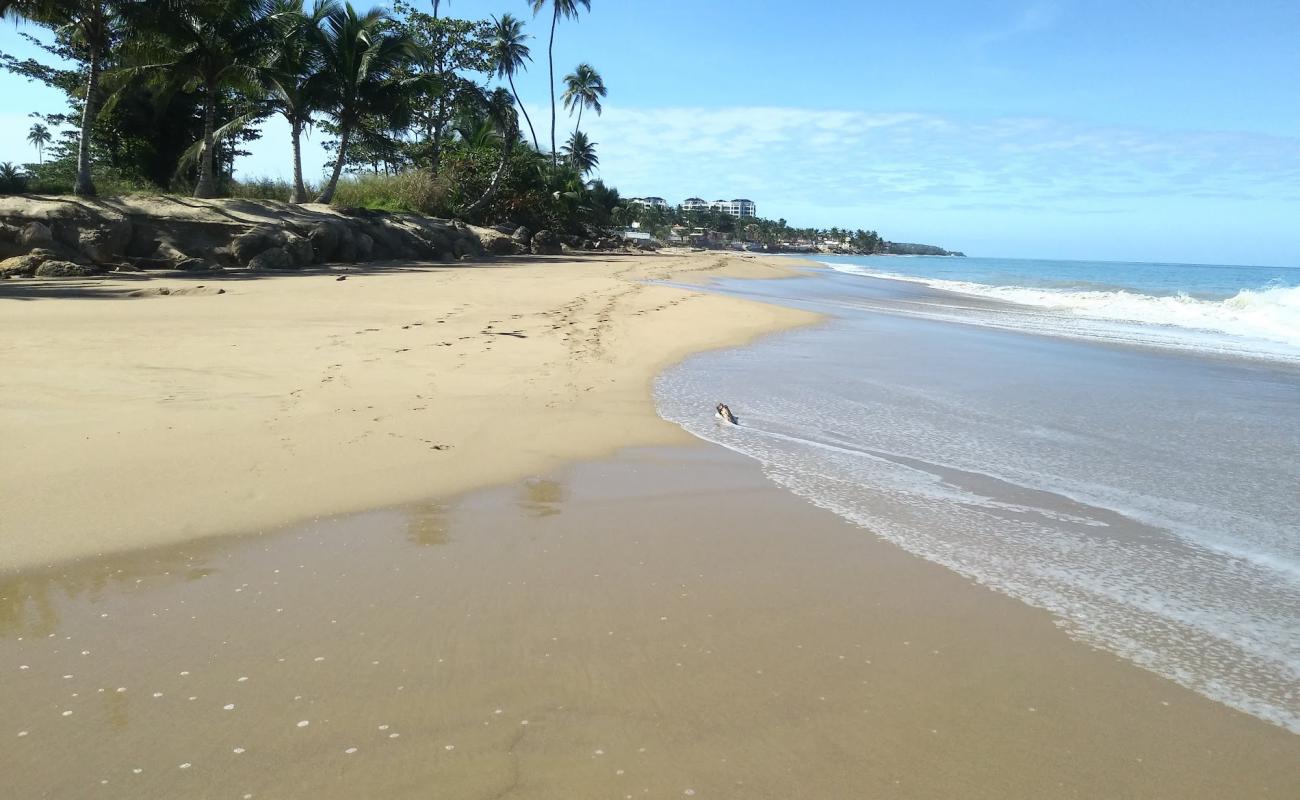 Photo de Pico de Piedra beach avec sable lumineux de surface