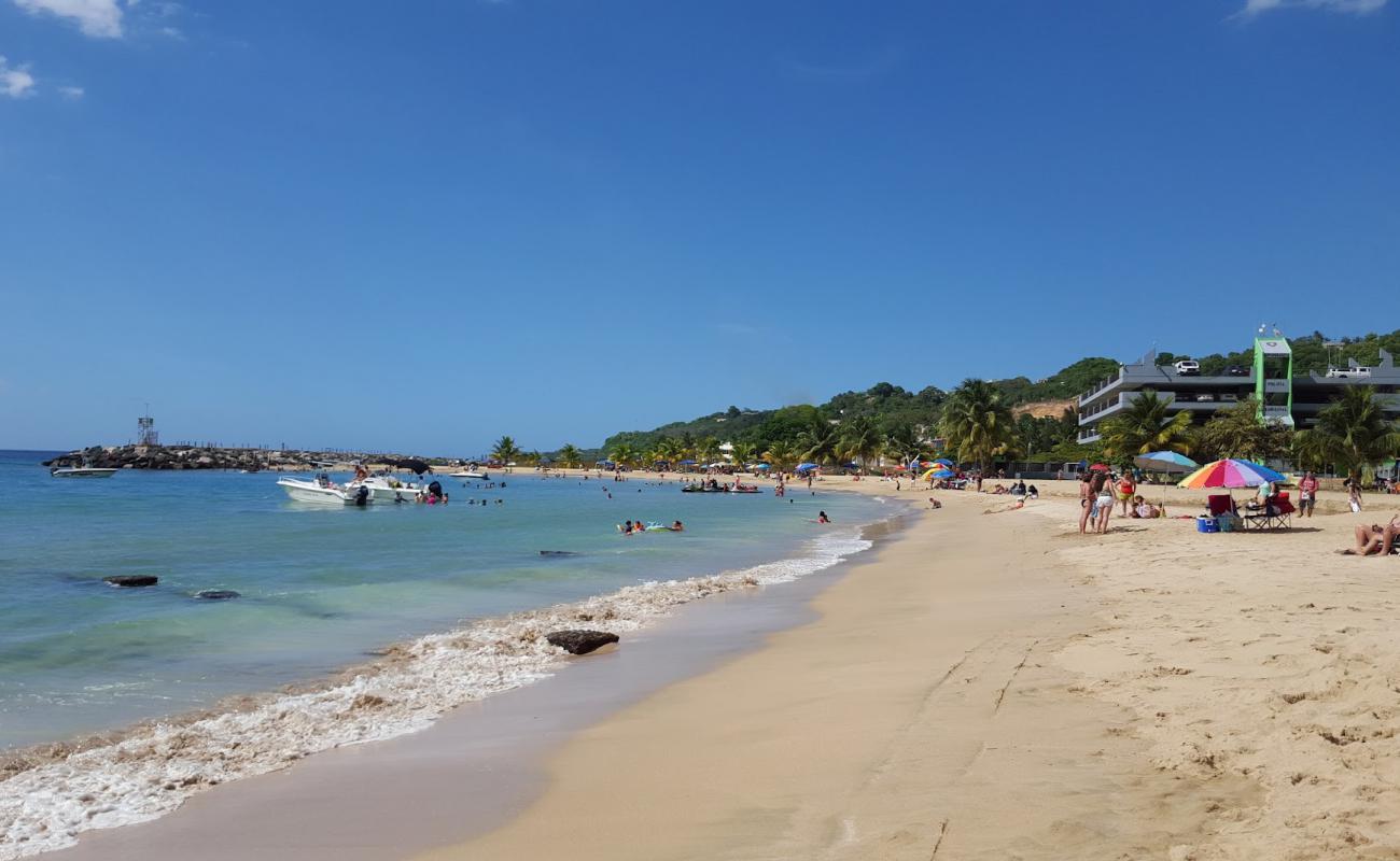 Photo de Playa los Mojones avec sable lumineux de surface