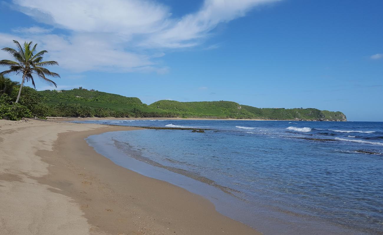 Photo de Playa Pastillo avec sable lumineux de surface