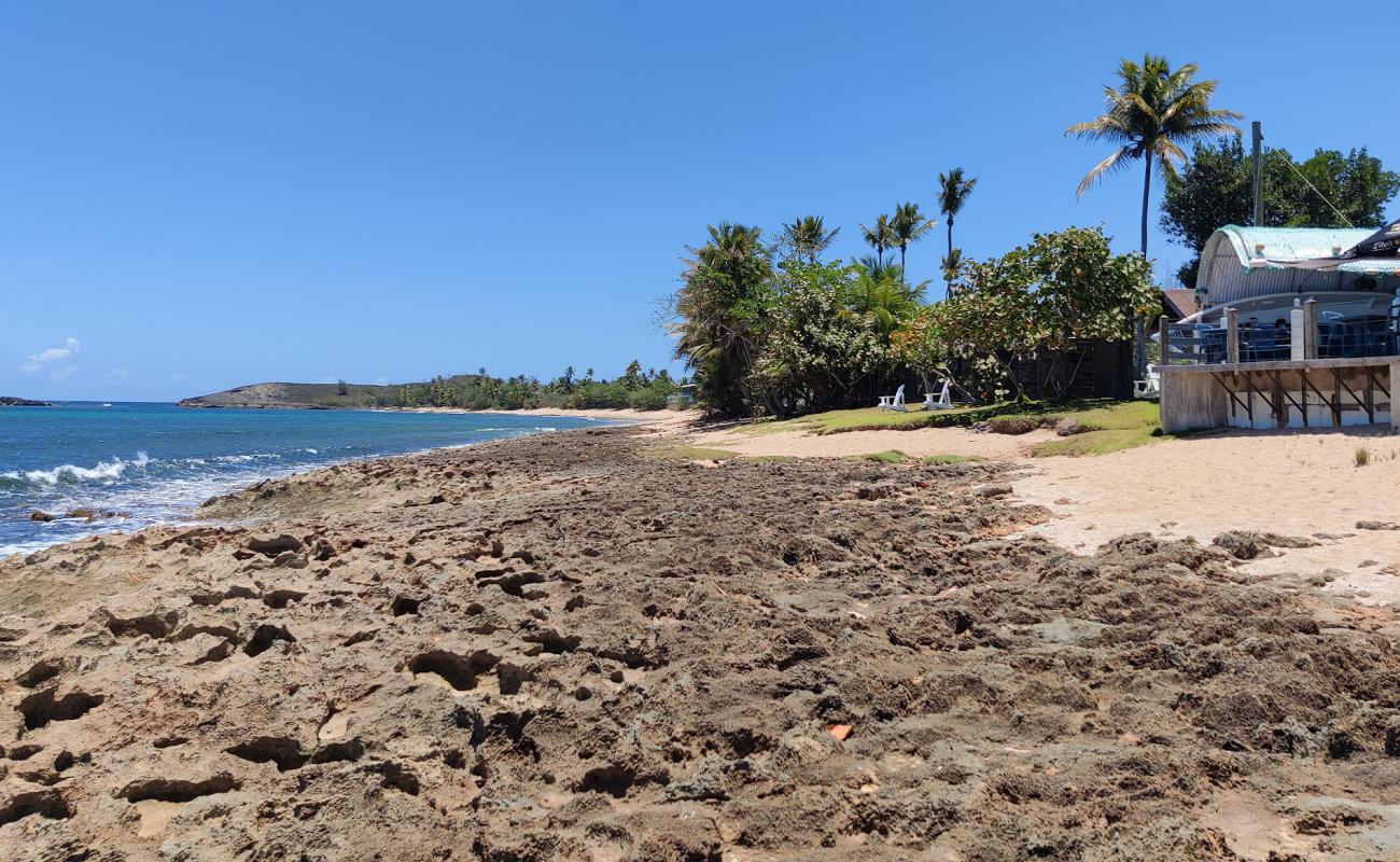 Photo de Bea beach avec sable lumineux de surface