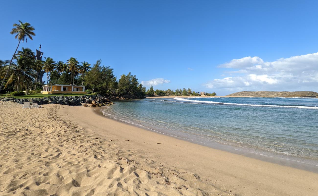 Photo de Caracoles beach avec sable lumineux de surface