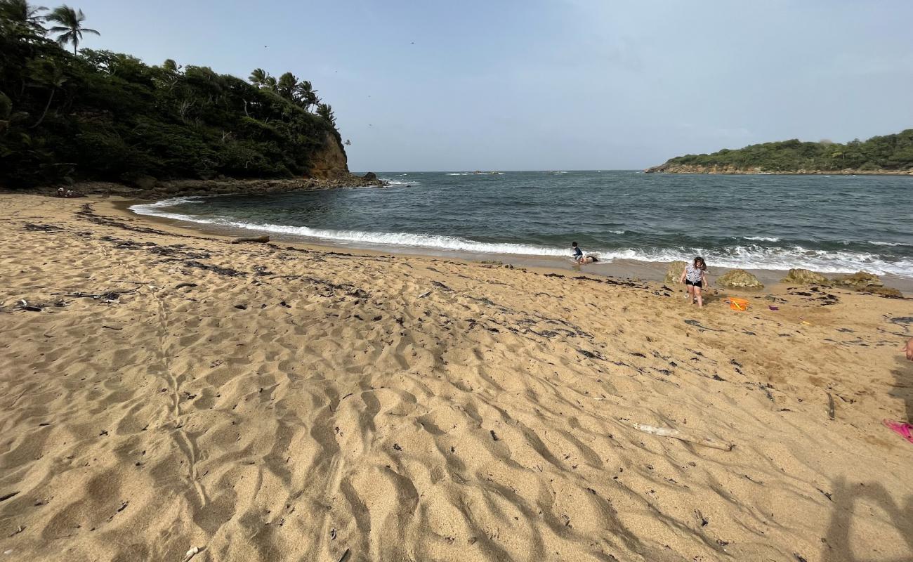 Photo de Playa Tocones avec sable beige de surface