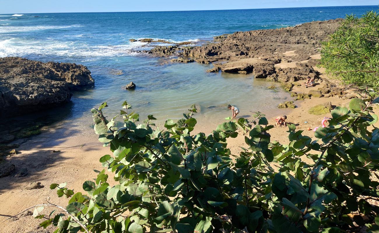 Photo de Maria's beach avec sable brun & rochers de surface