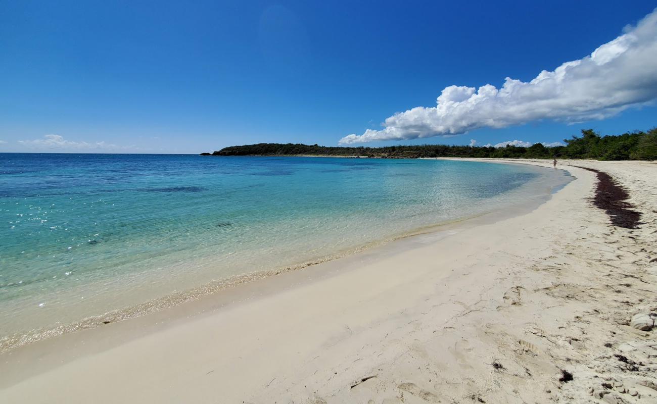 Photo de Secret beach avec sable blanc de surface