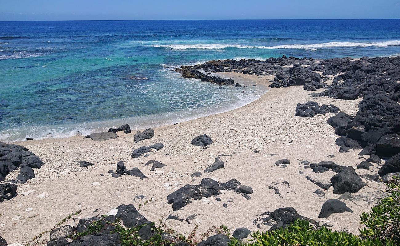 Photo de Plage de la Souris Chaude avec sable beige & galets de surface