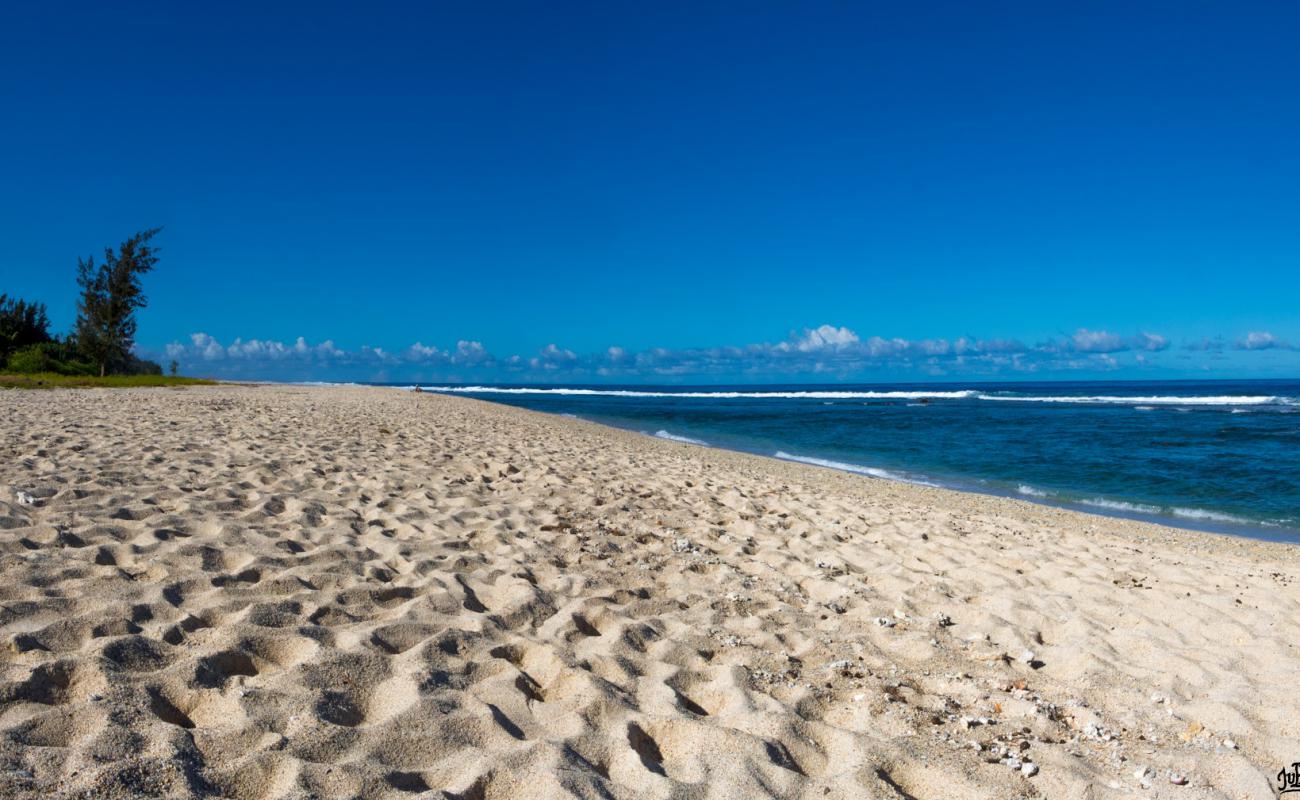 Photo de Breaking Beach avec sable beige de surface