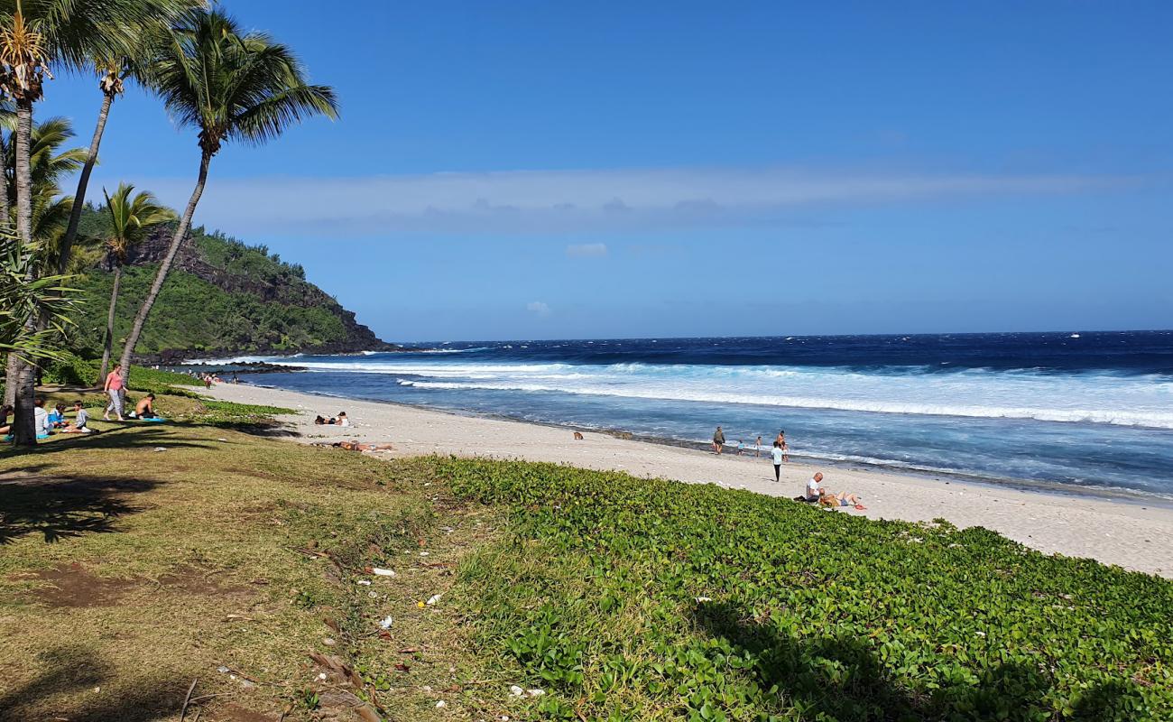 Photo de Grand Anse Beach avec sable beige & galets de surface