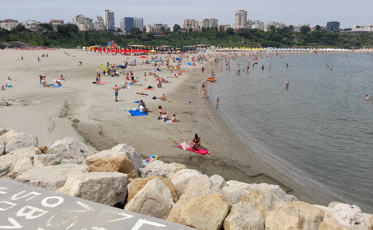 Photo de Modern beach avec sable beige de surface