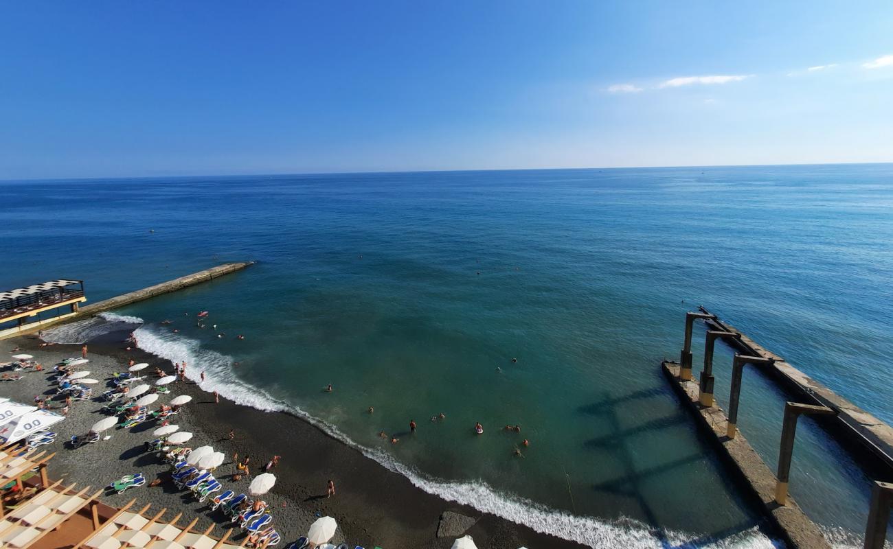 Photo de Zarya beach avec caillou gris de surface