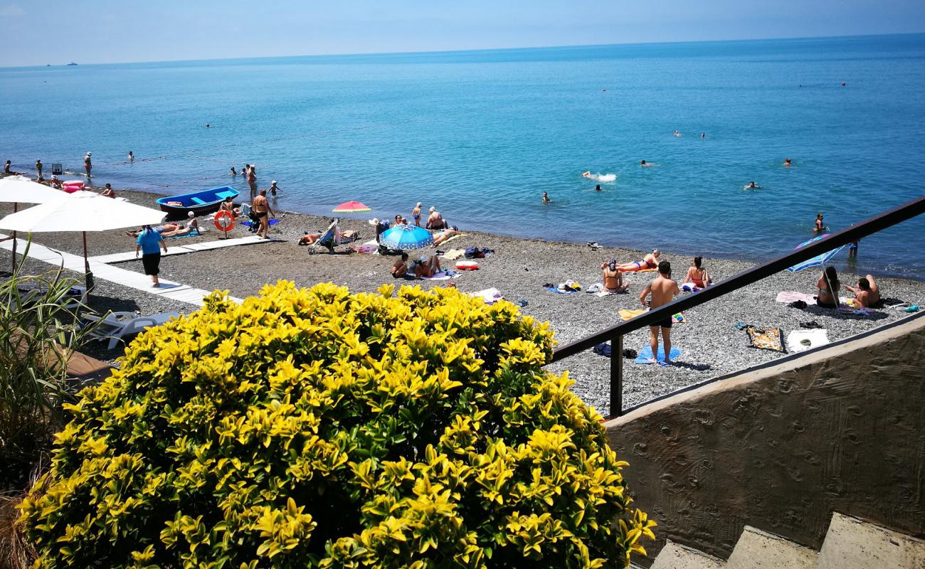 Photo de Svetlyachok beach avec caillou gris de surface