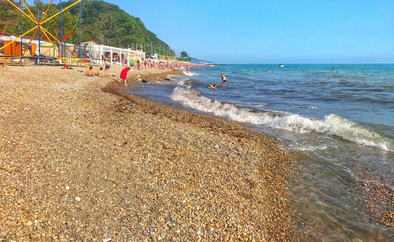 Photo de Vardane beach avec caillou gris de surface