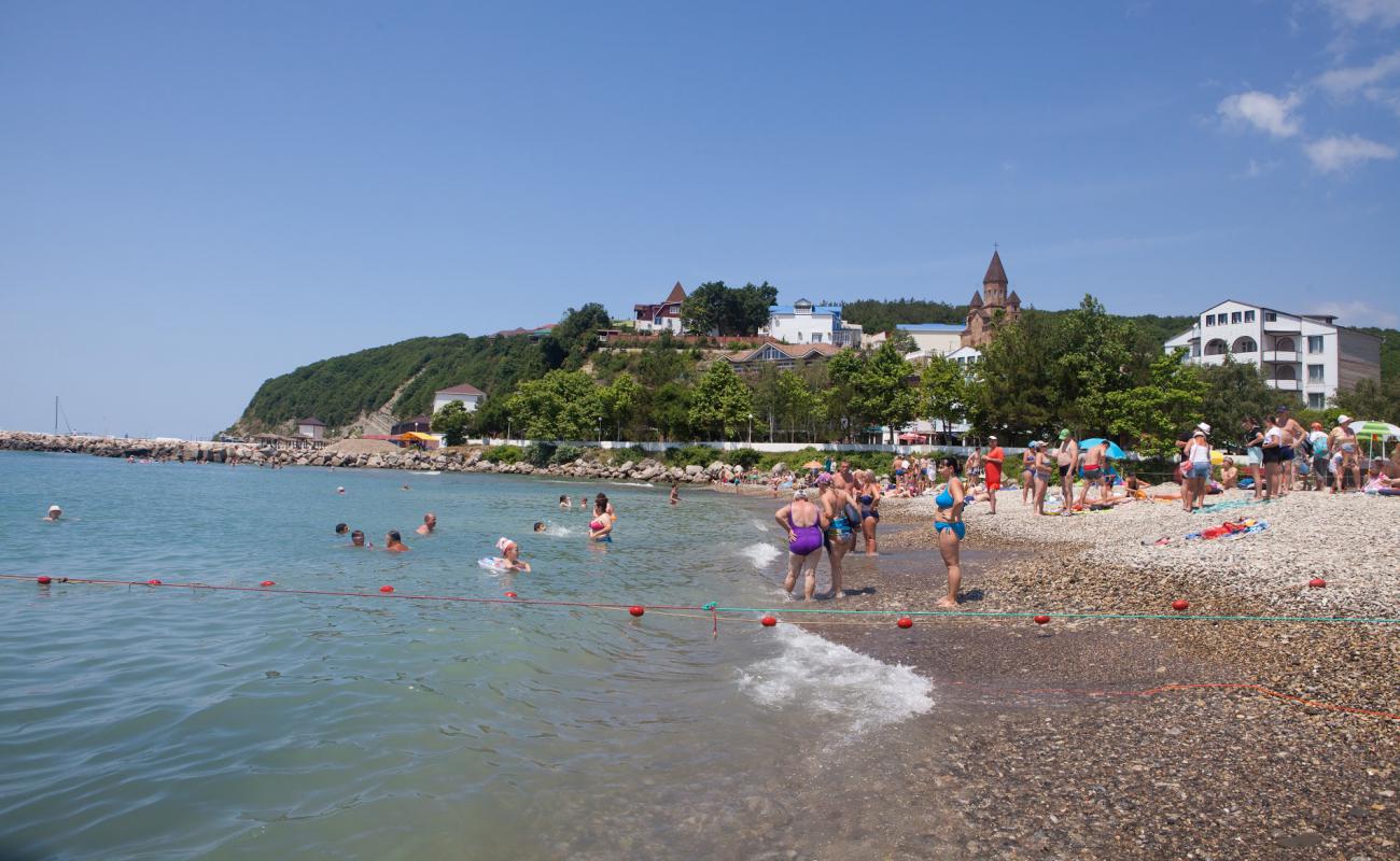 Photo de Novomikhailovskii beach avec caillou gris de surface