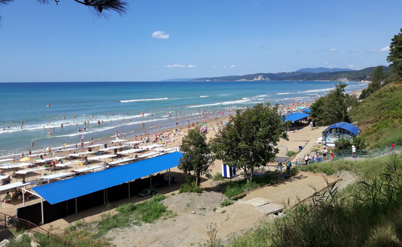 Photo de Orlyonok beach avec sable lumineux de surface