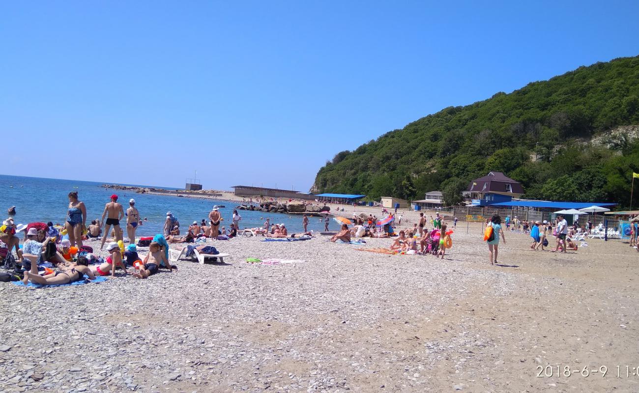 Photo de Dzhubga beach II avec caillou brun de surface