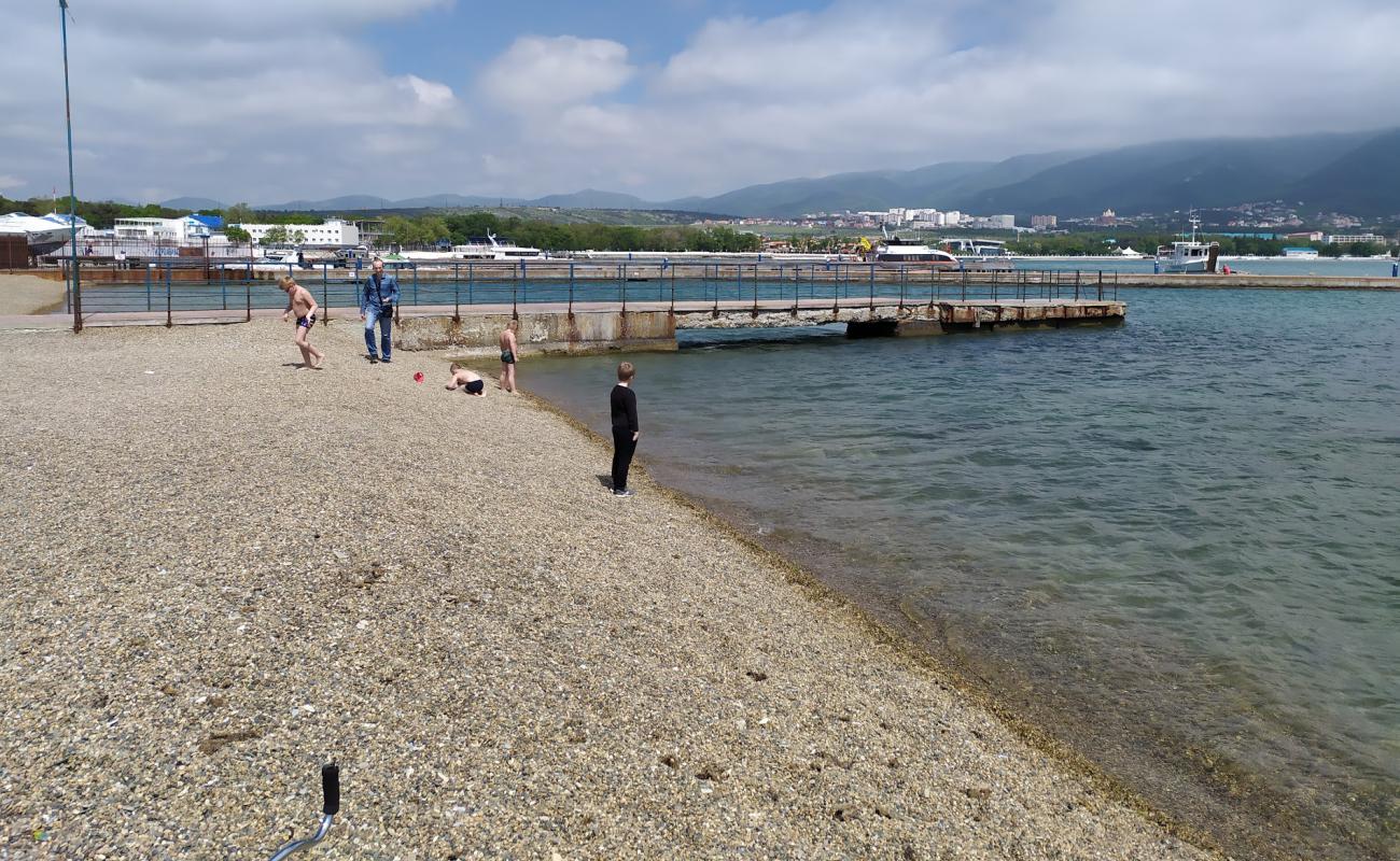 Photo de Tonkogo Mysa Beach avec caillou clair de surface