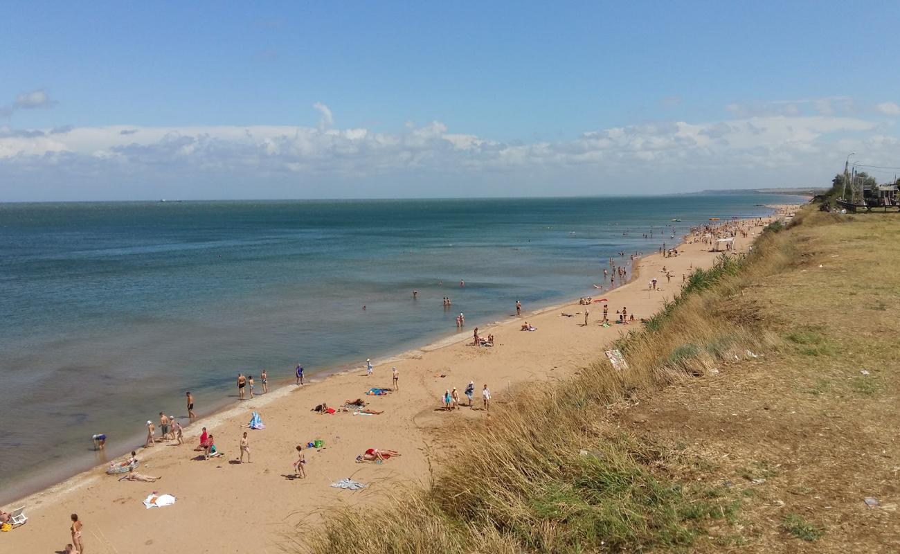 Photo de Kuchugury beach avec sable brun de surface