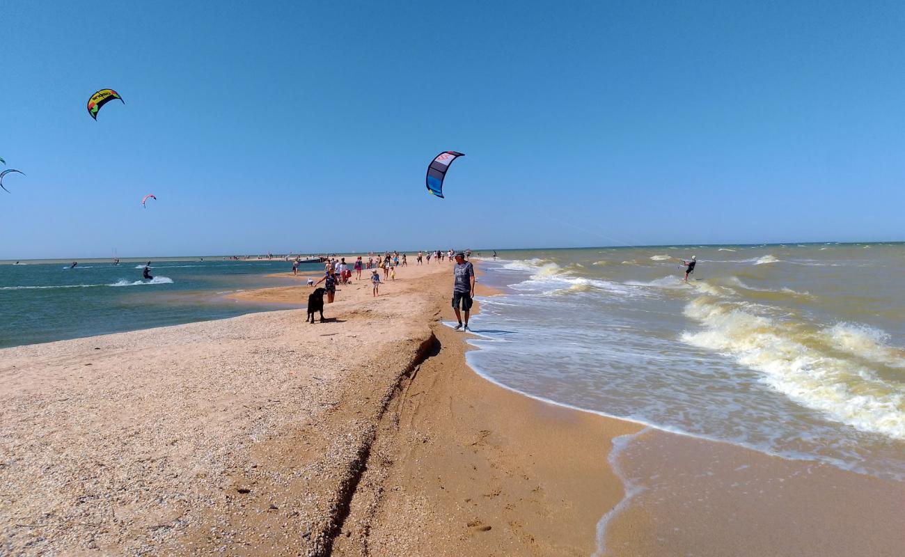 Photo de Beach Kamenka avec sable noir avec caillou de surface