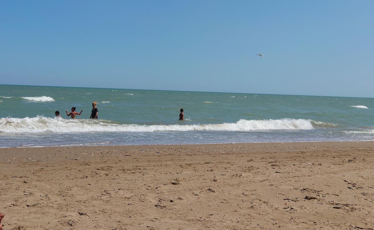 Photo de Kiparis Beach avec sable lumineux de surface