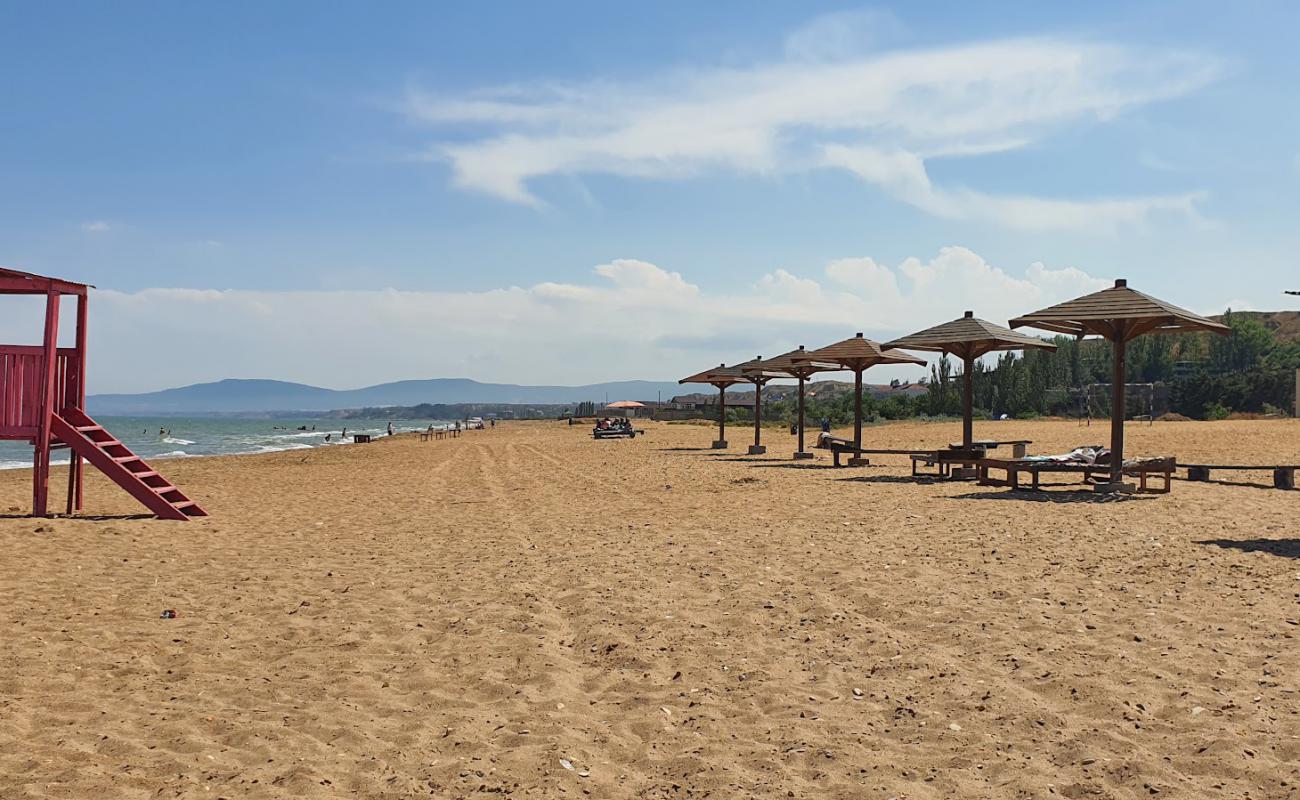 Photo de Zolotii Peski Beach avec sable lumineux de surface